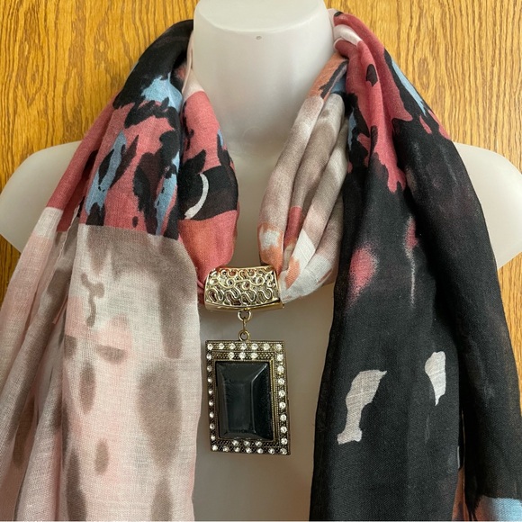 Pendant Scarf Ladies Scarf - Picture 4 of 16